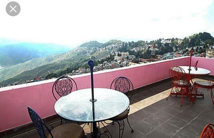 Travellers' Inn Darjeeling (West Bengal) Dış mekan fotoğraf